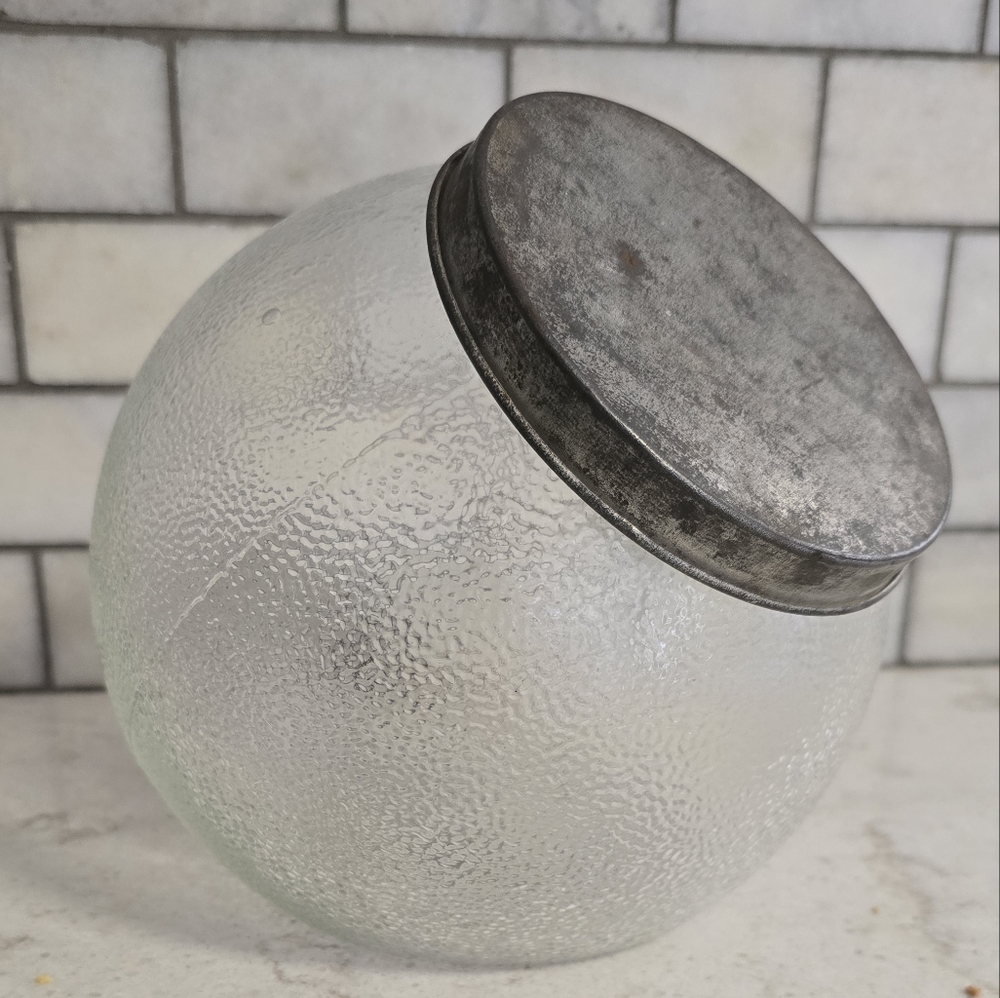 Vtg. Round hoosier baby stippled sugar cookie cracker jar sits on and angle